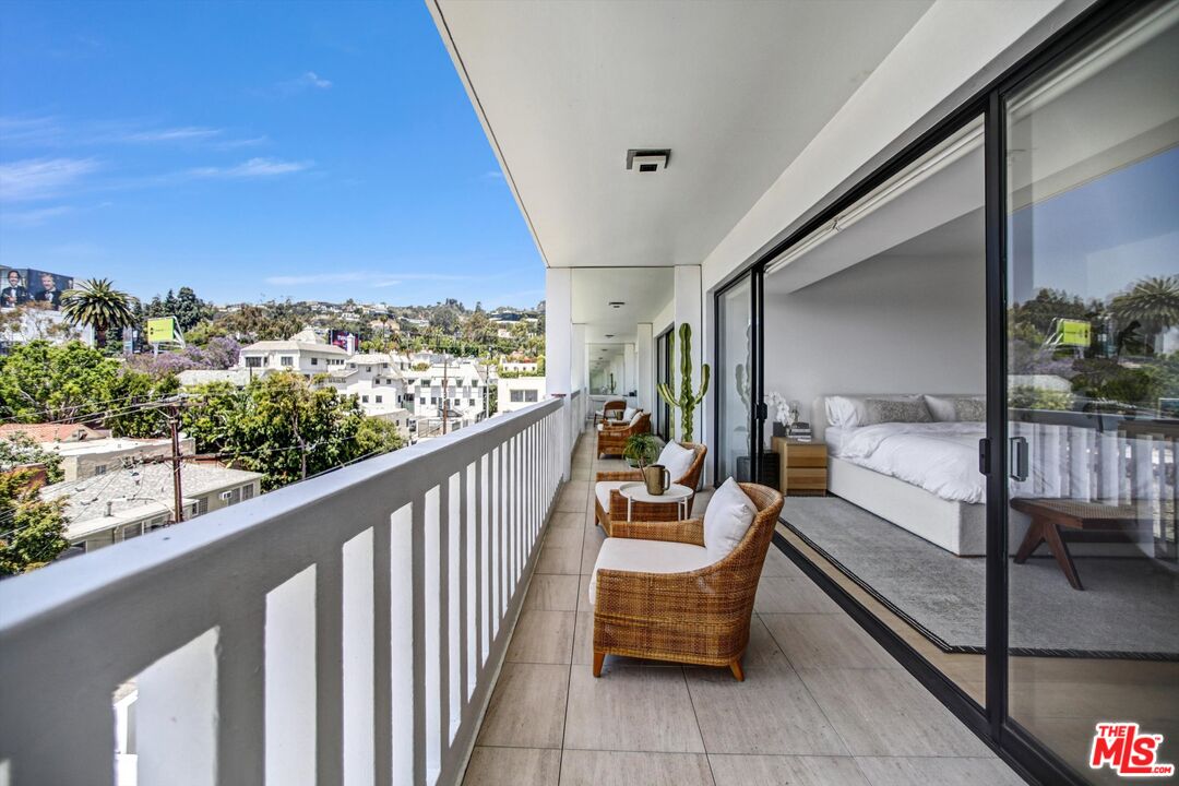 999 N Doheny Dr Unit: 512