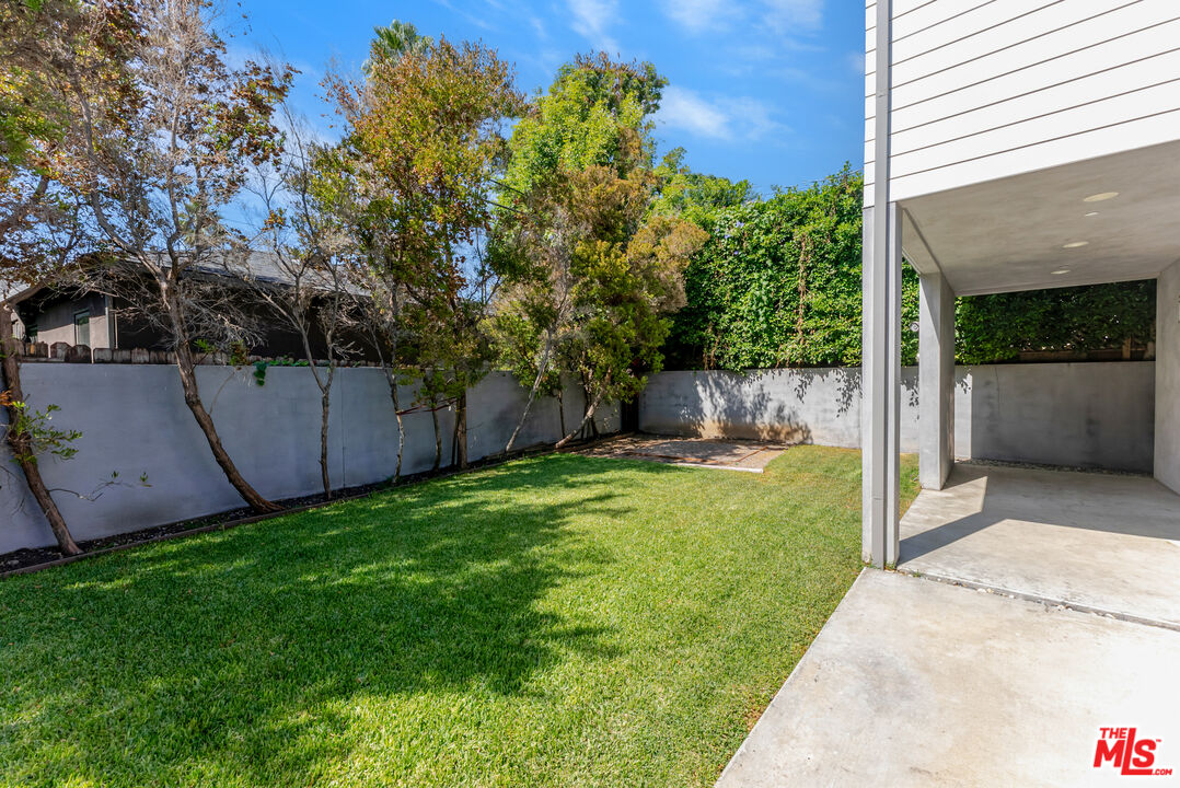 547 Huntley Dr