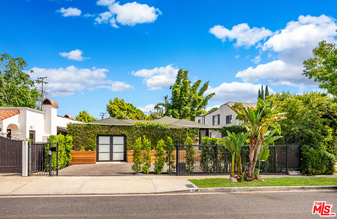 544 Huntley Dr