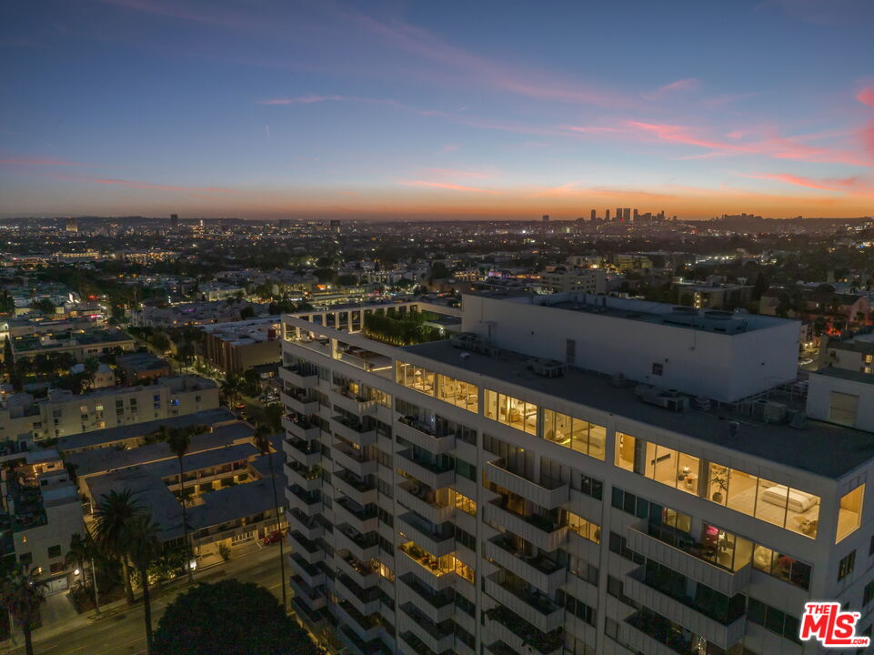 7135 Hollywood Blvd Unit: PHE