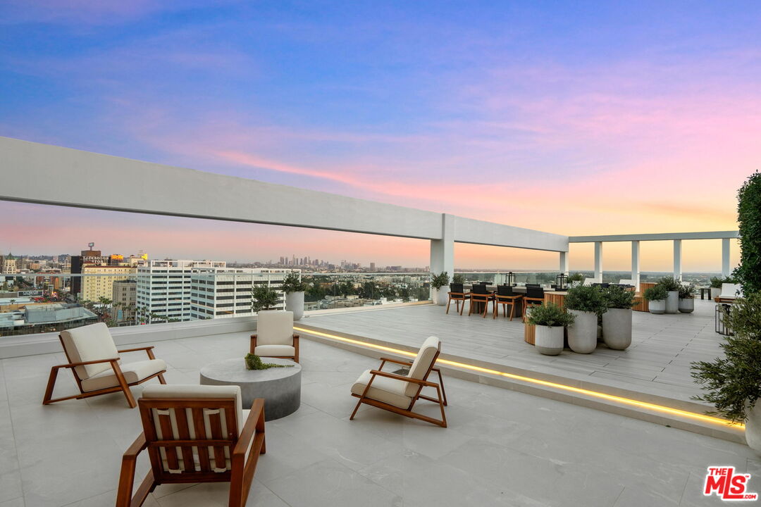 7135 Hollywood Blvd Unit: PHE