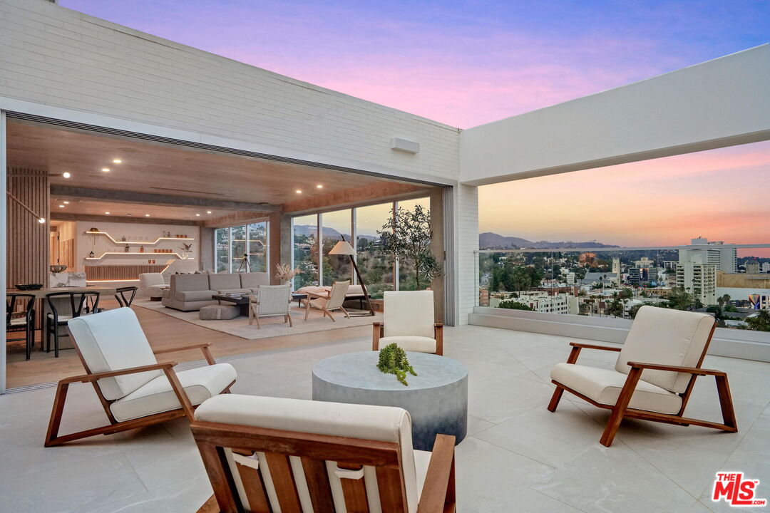 7135 Hollywood Blvd Unit: PHE