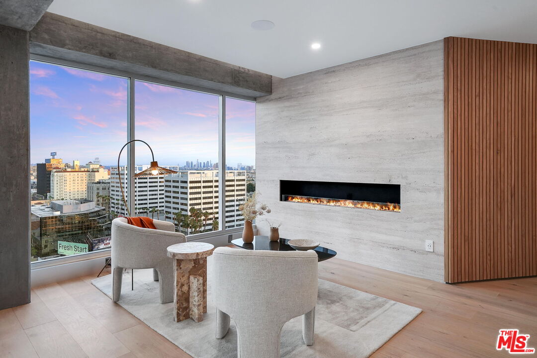 7135 Hollywood Blvd Unit: PHE