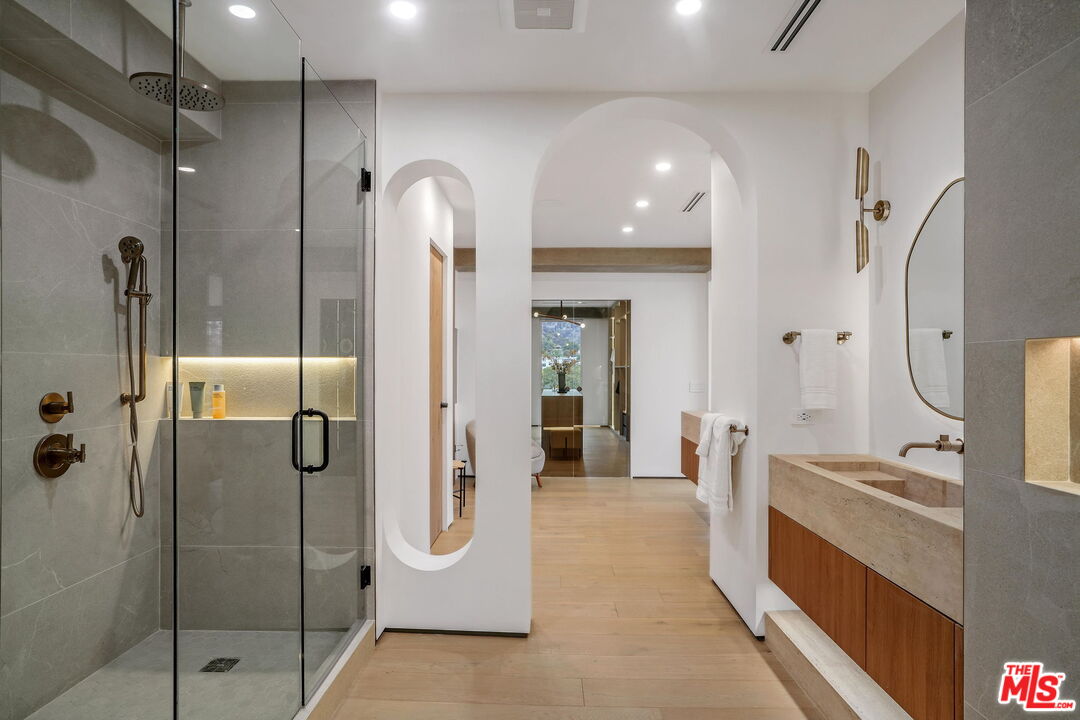 7135 Hollywood Blvd Unit: PHE