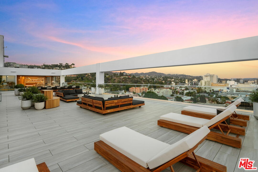 7135 Hollywood Blvd Unit: PHE