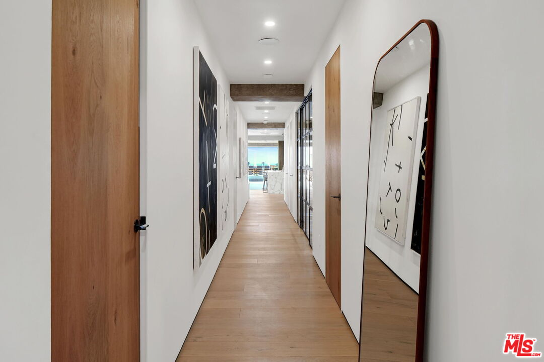 7135 Hollywood Blvd Unit: PHE
