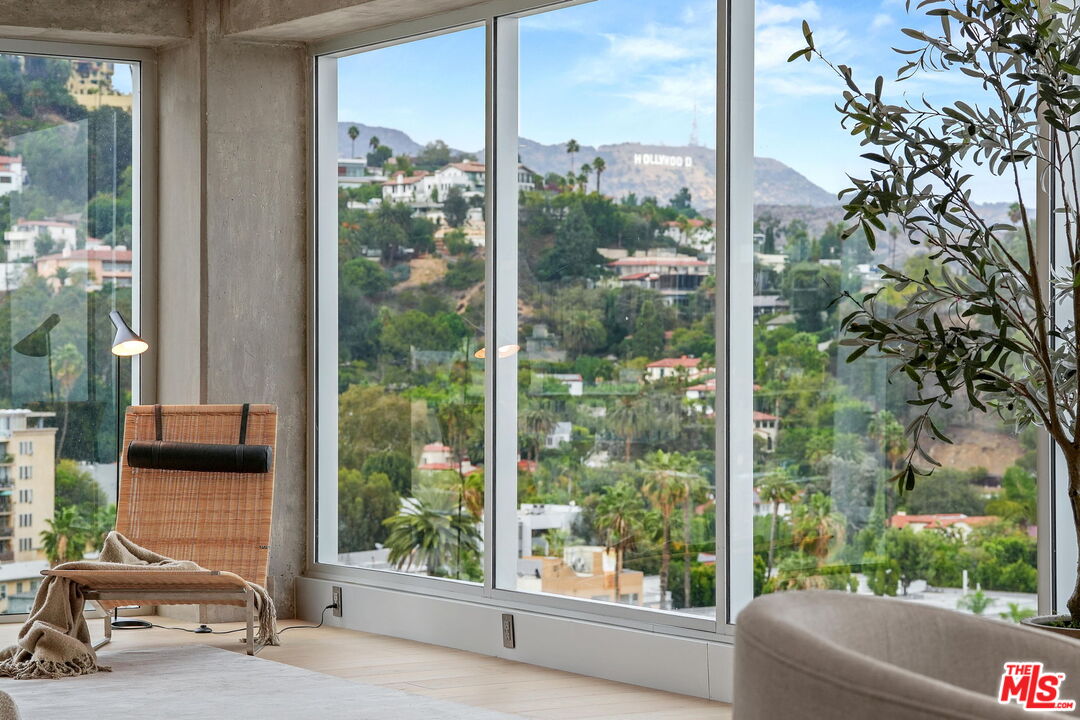 7135 Hollywood Blvd Unit: PHE