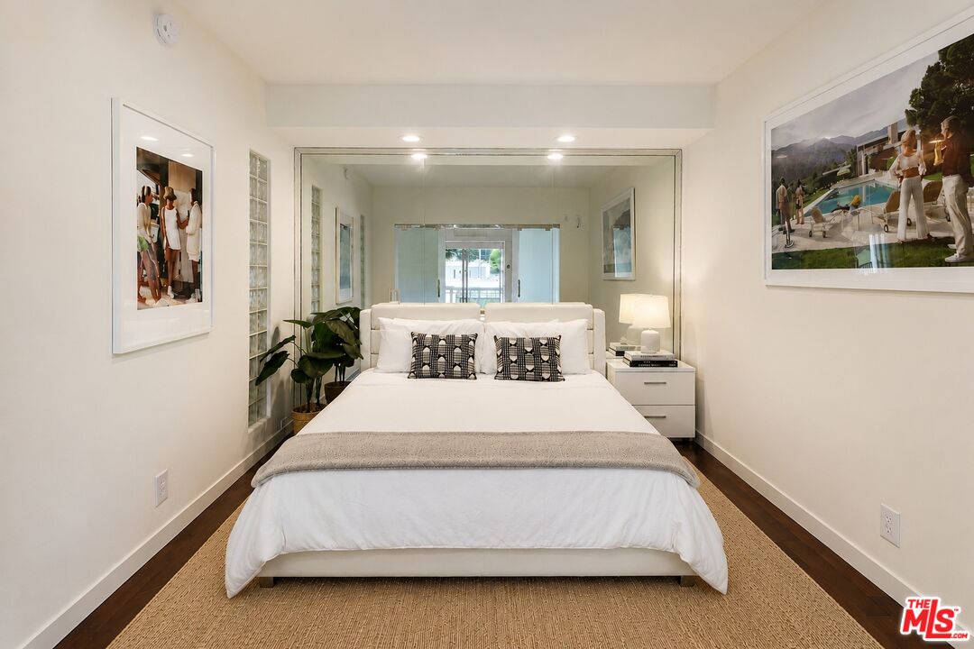 999 N Doheny Dr Unit: 211