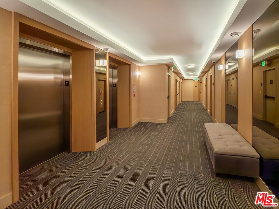 999 N Doheny Dr Unit: 211