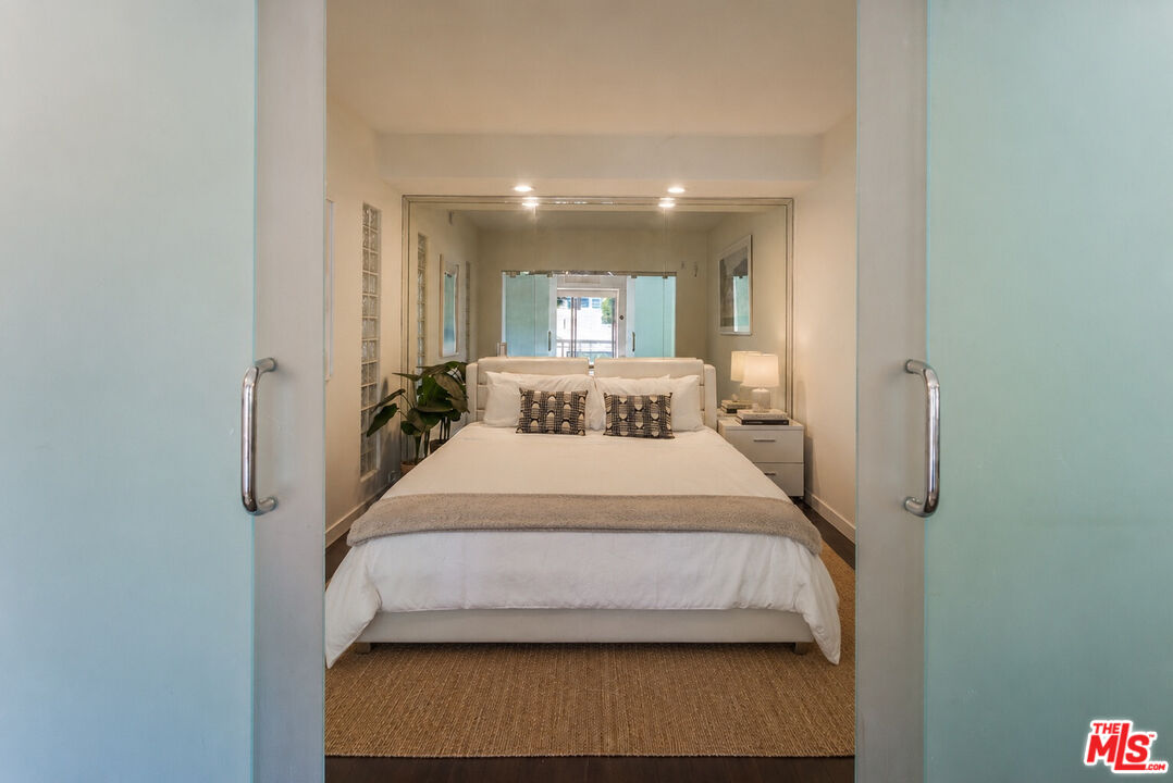 999 N Doheny Dr Unit: 211