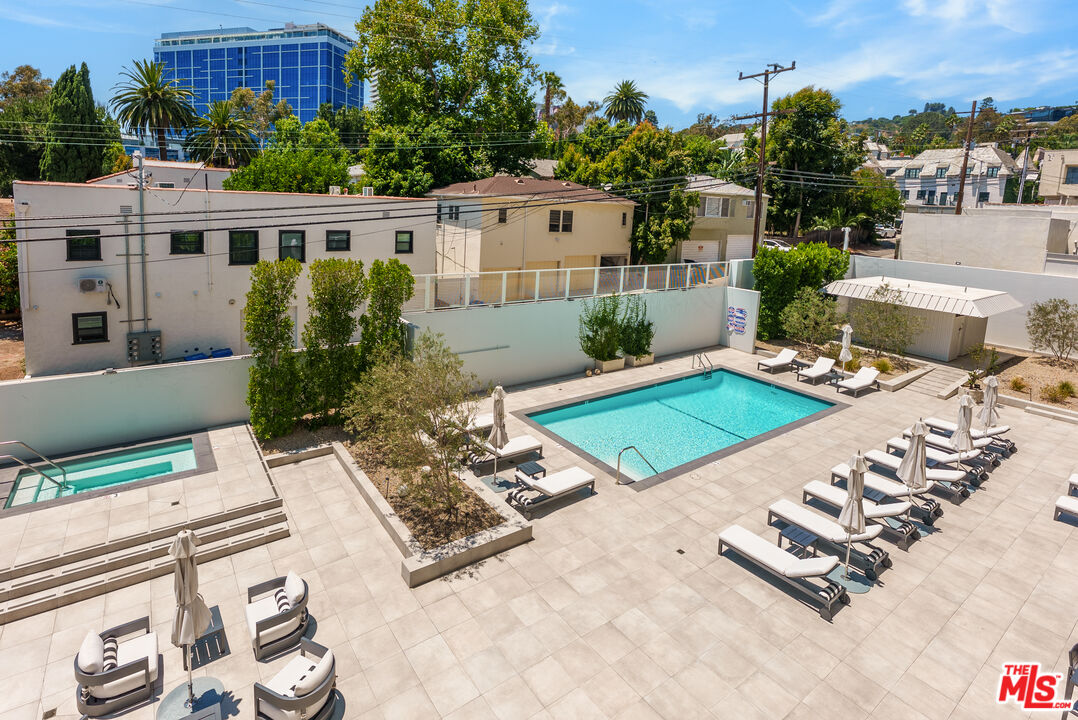 999 N Doheny Dr Unit: 211