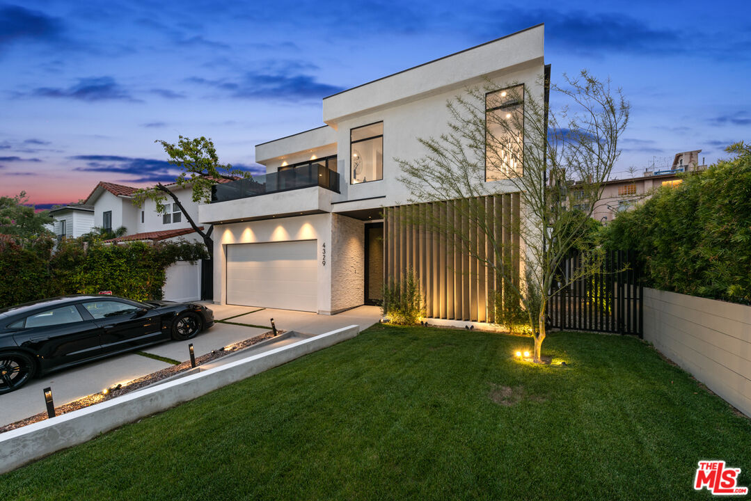 4329 Agnes Ave