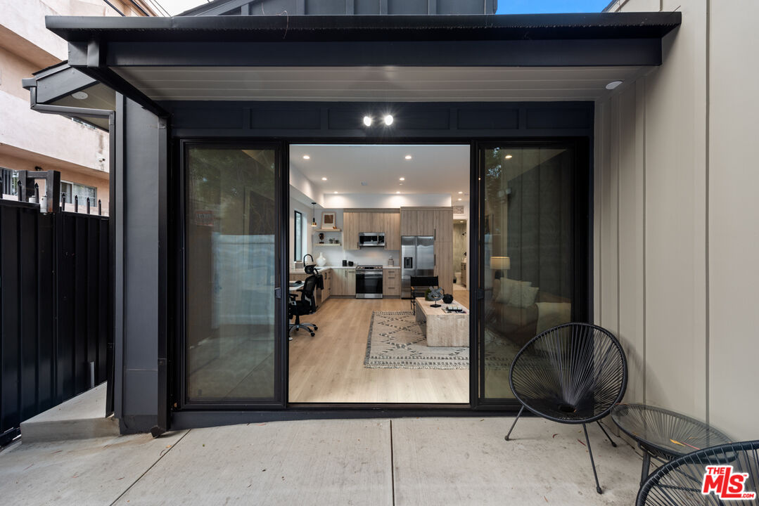 4329 Agnes Ave