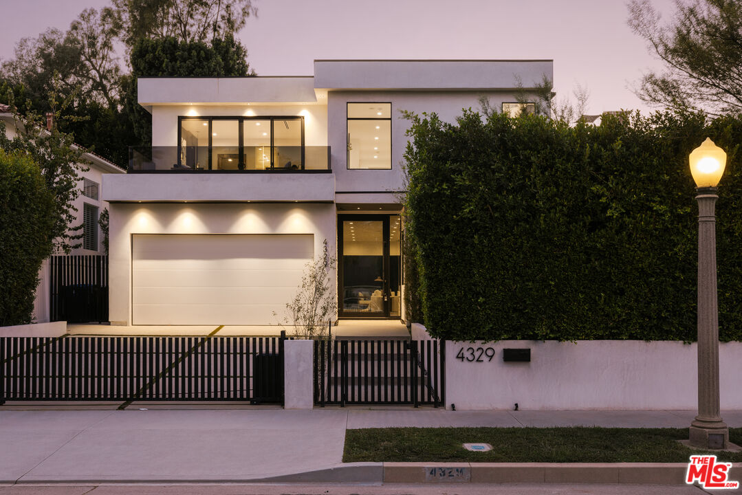 4329 Agnes Ave