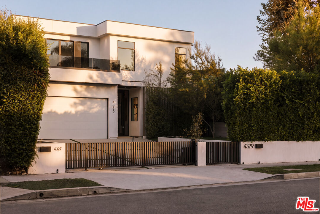 4329 Agnes Ave
