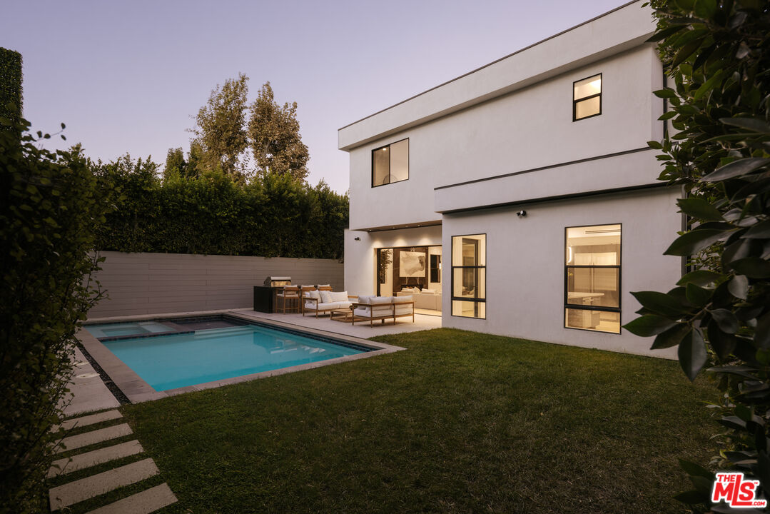4329 Agnes Ave