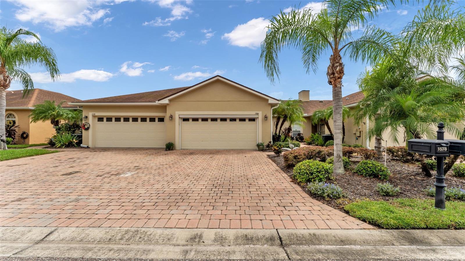 1584 VIENNA SQUARE DR