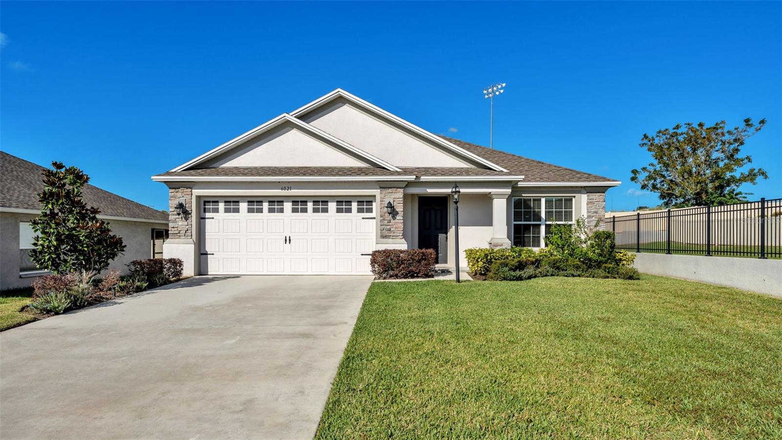 6021 EAGLE POINTE DR