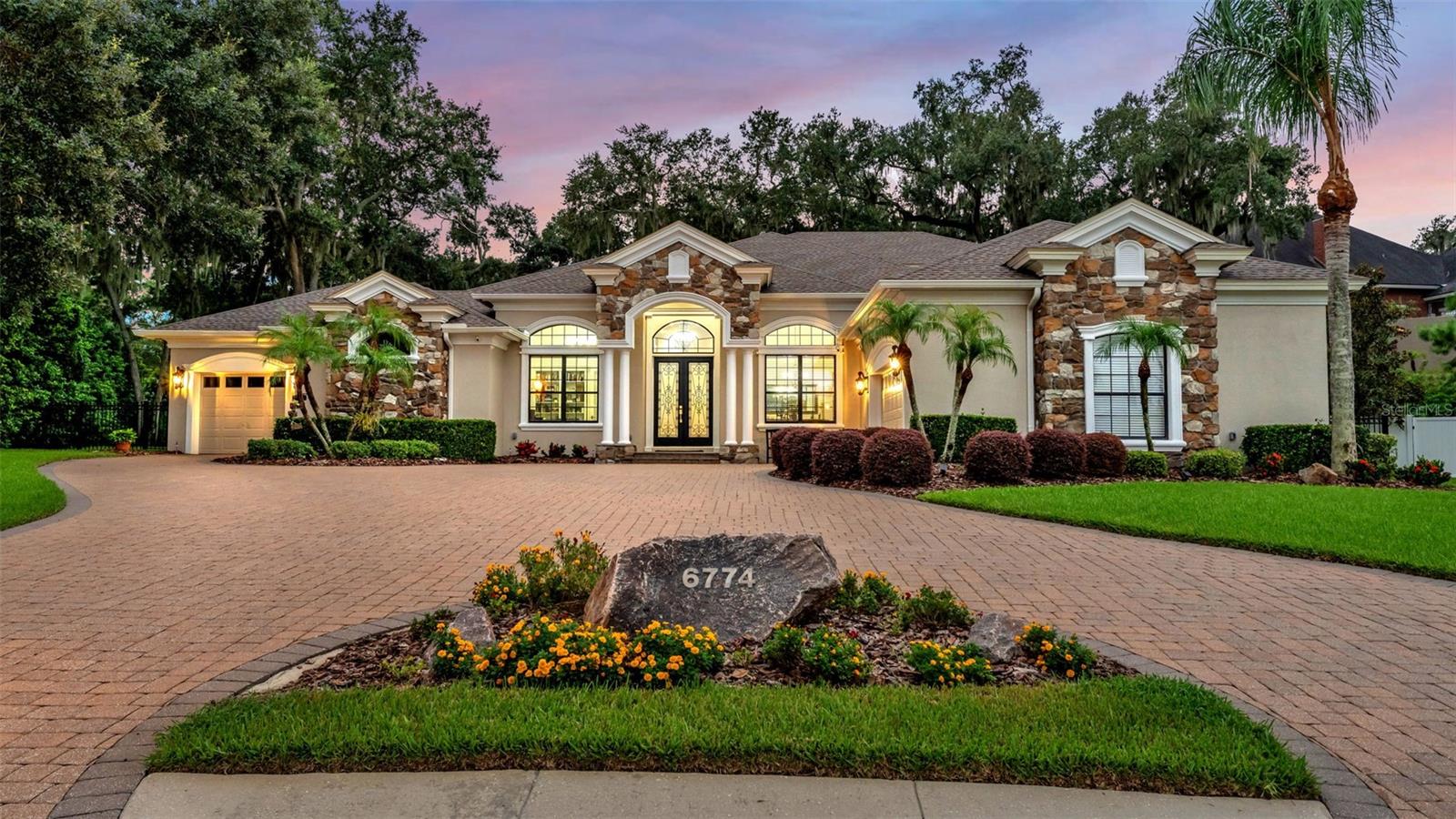 6774 CRESCENT WOODS CIR