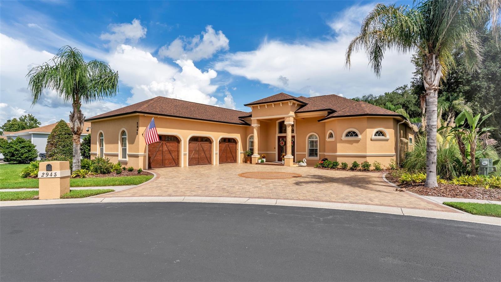 2943 OAK TREE LN
