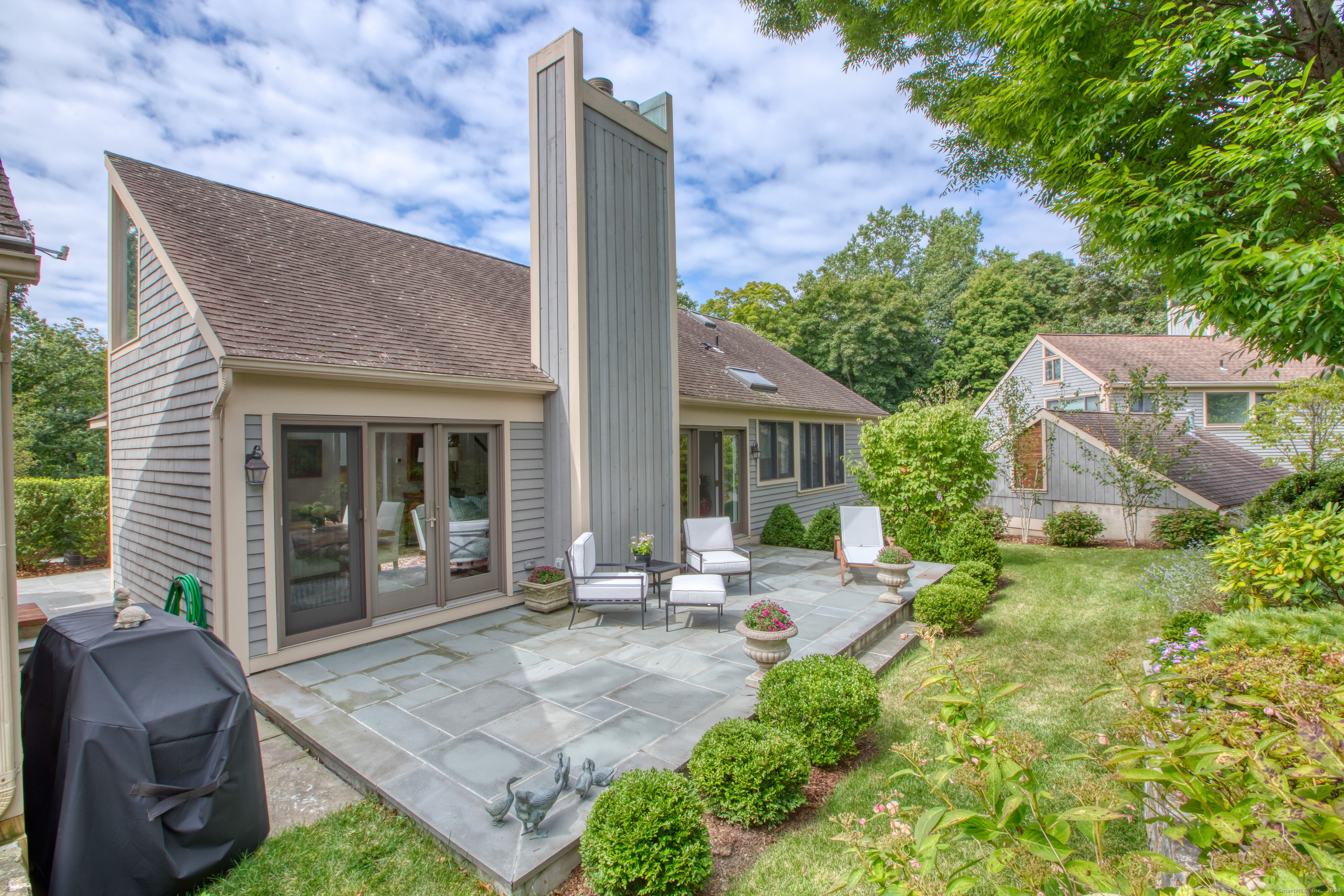 523 West Lyon Farm Drive 523