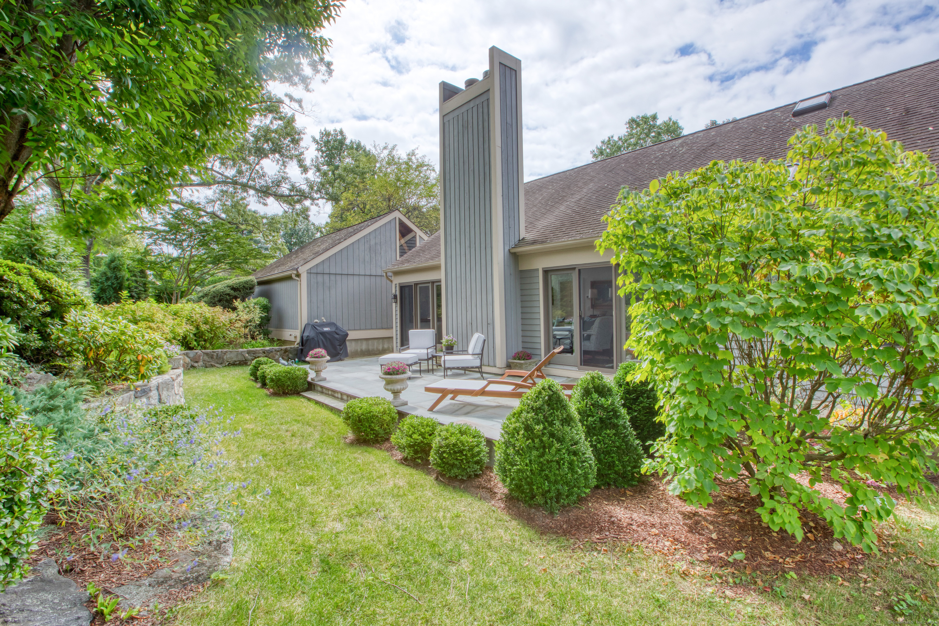 523 West Lyon Farm Drive 523