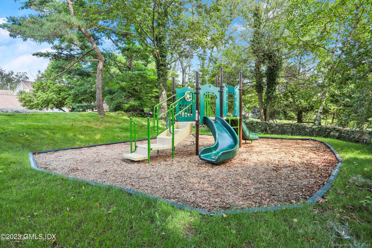 523 West Lyon Farm Drive 523