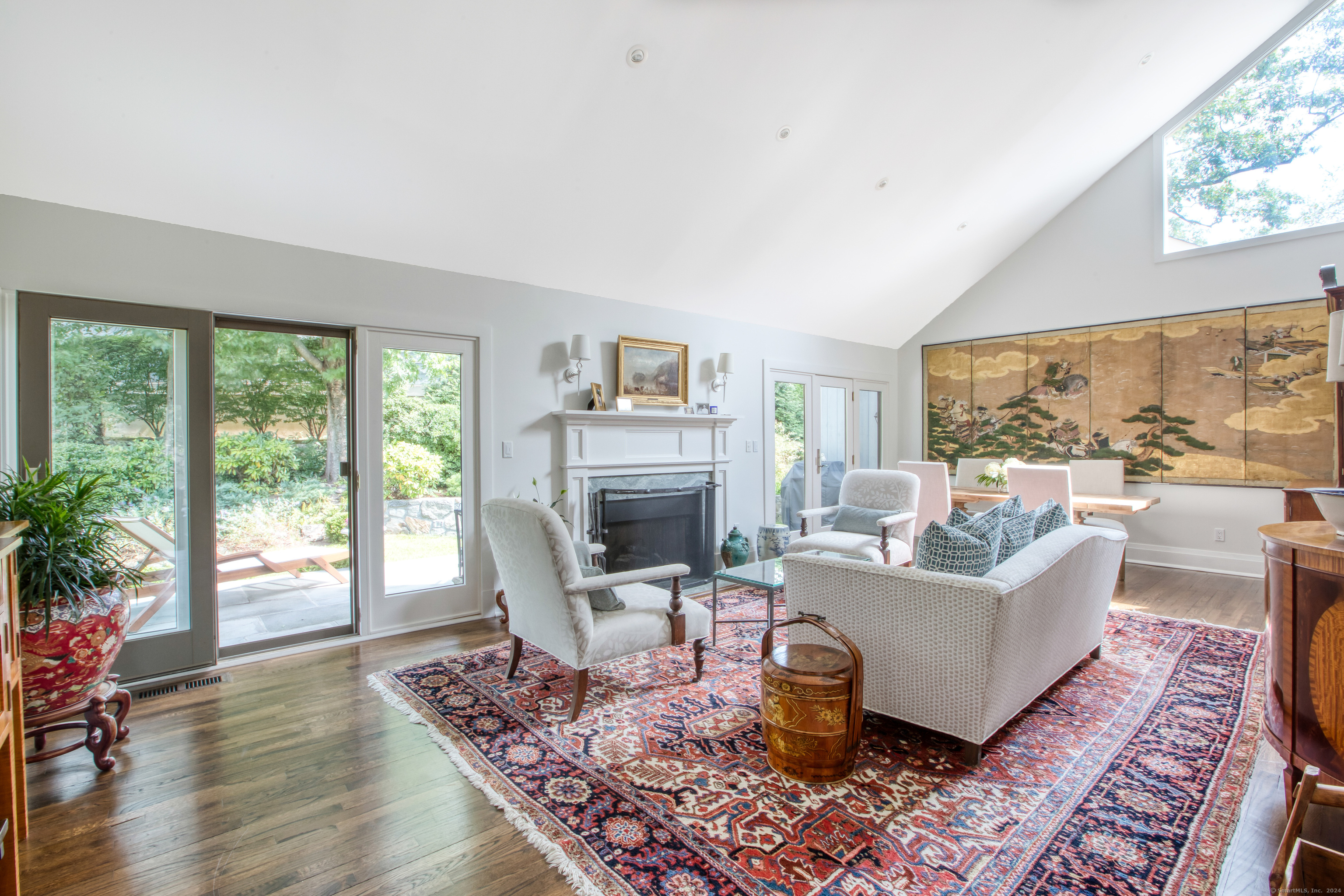 523 West Lyon Farm Drive 523