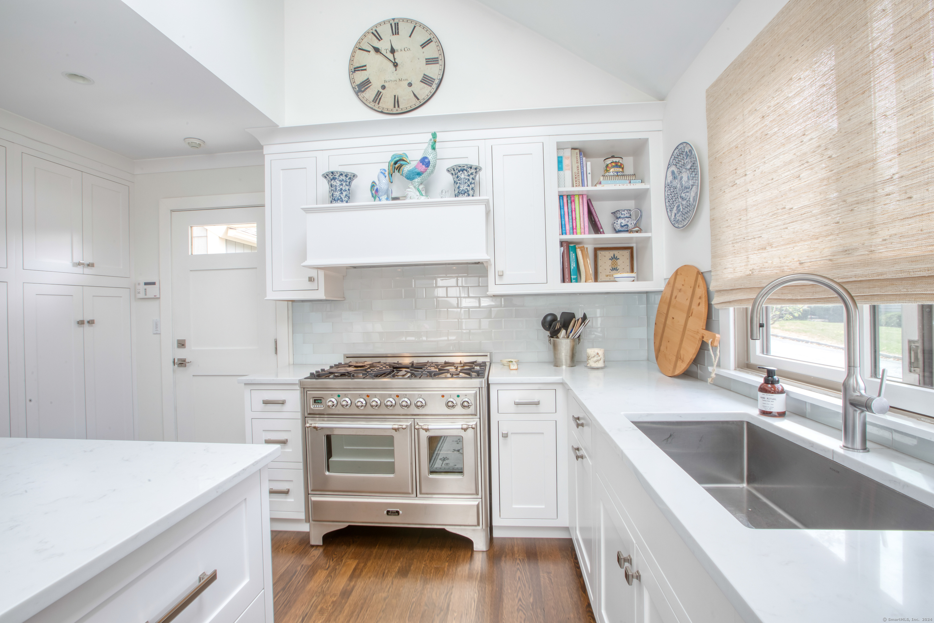523 West Lyon Farm Drive 523