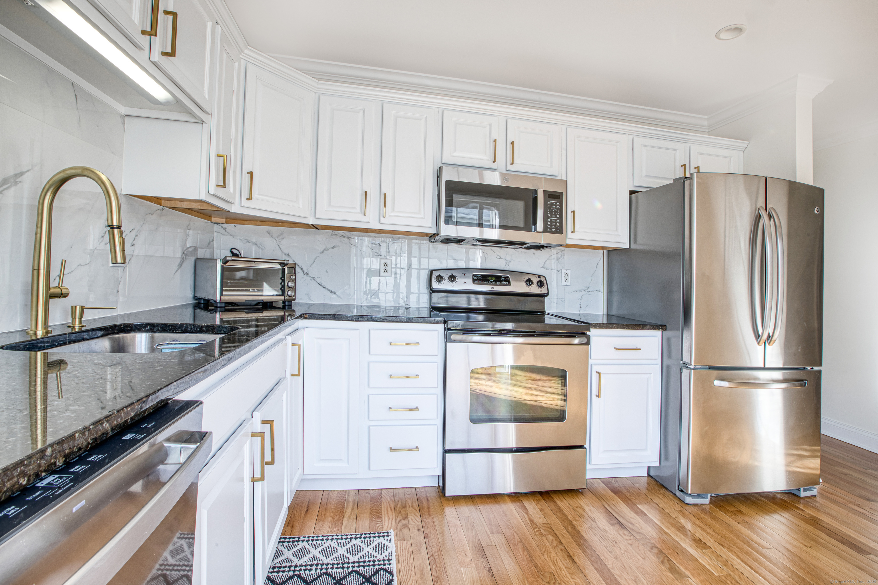 39 Maple Tree Avenue 16