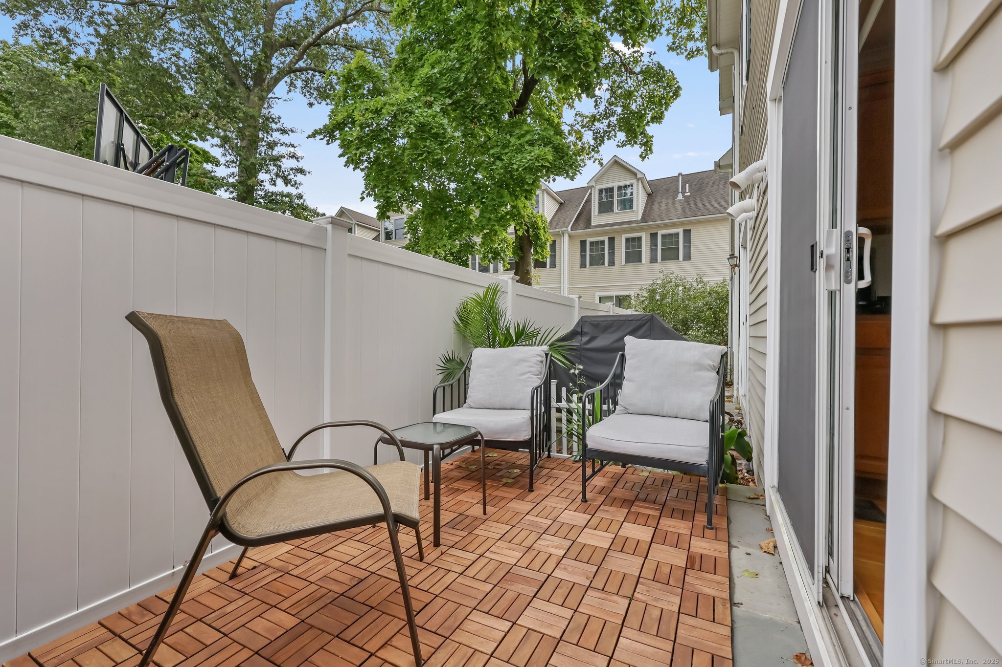 39 Maple Tree Avenue 16