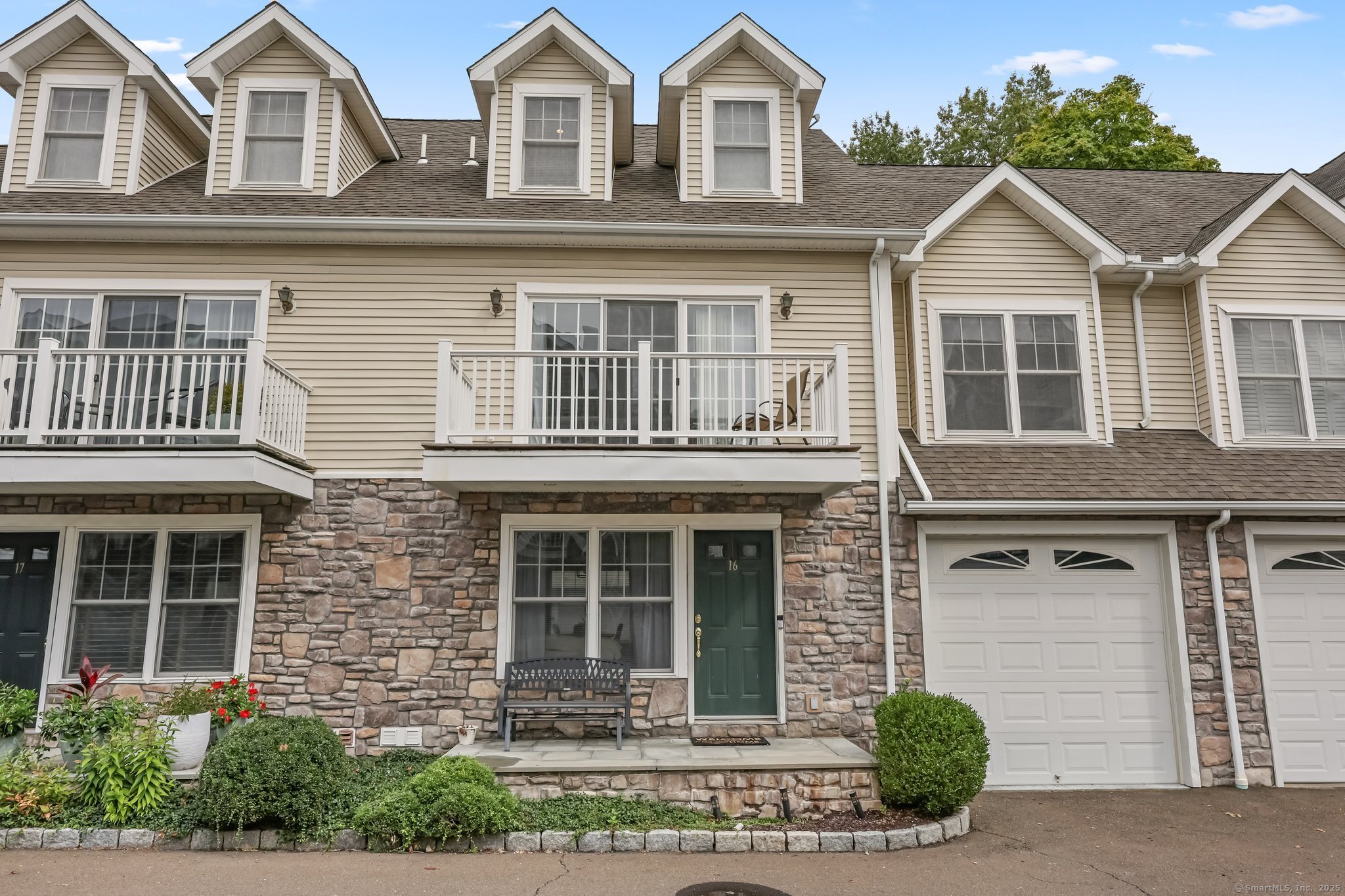 39 Maple Tree Avenue 16