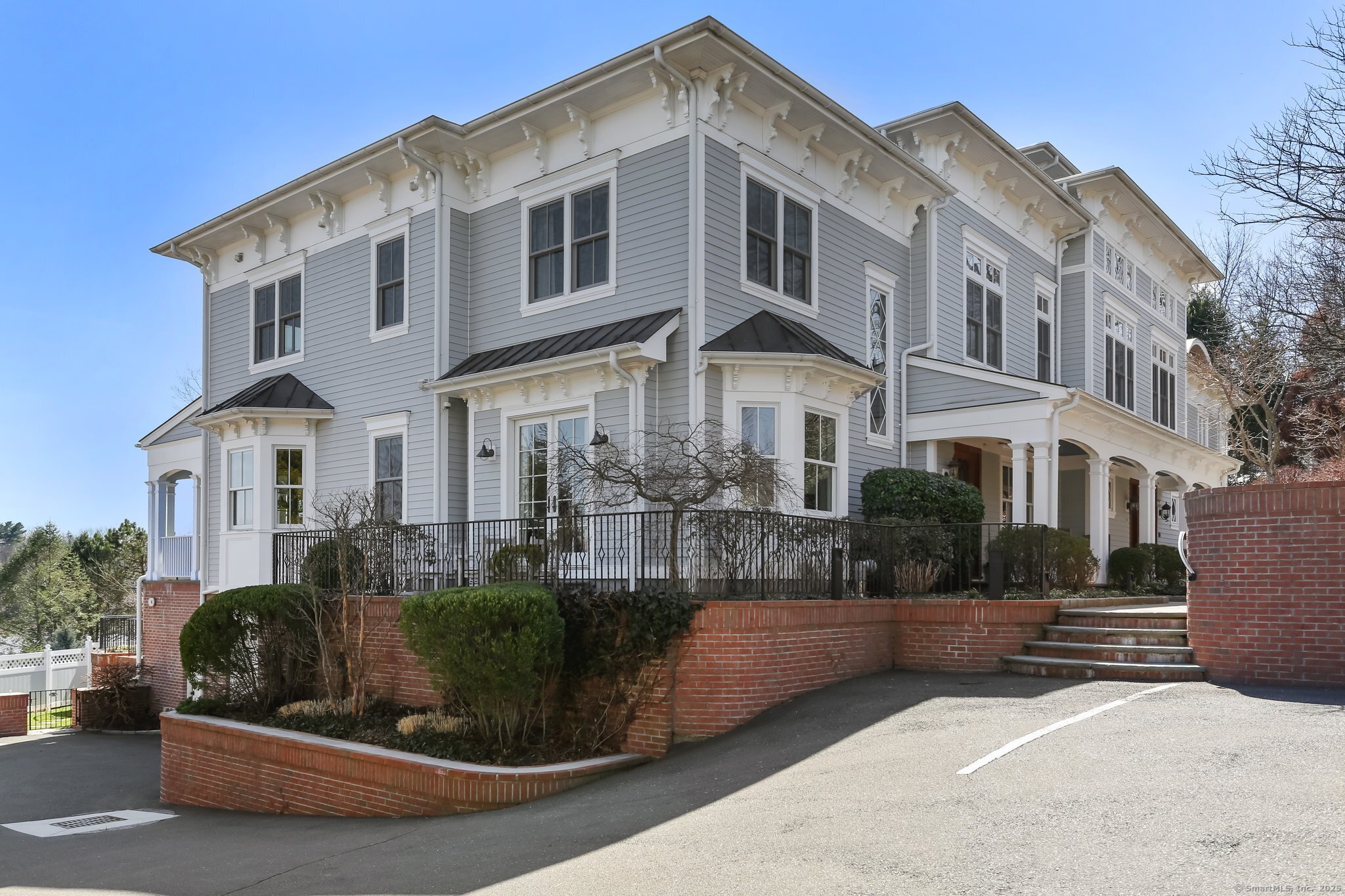 523 East Putnam Avenue B