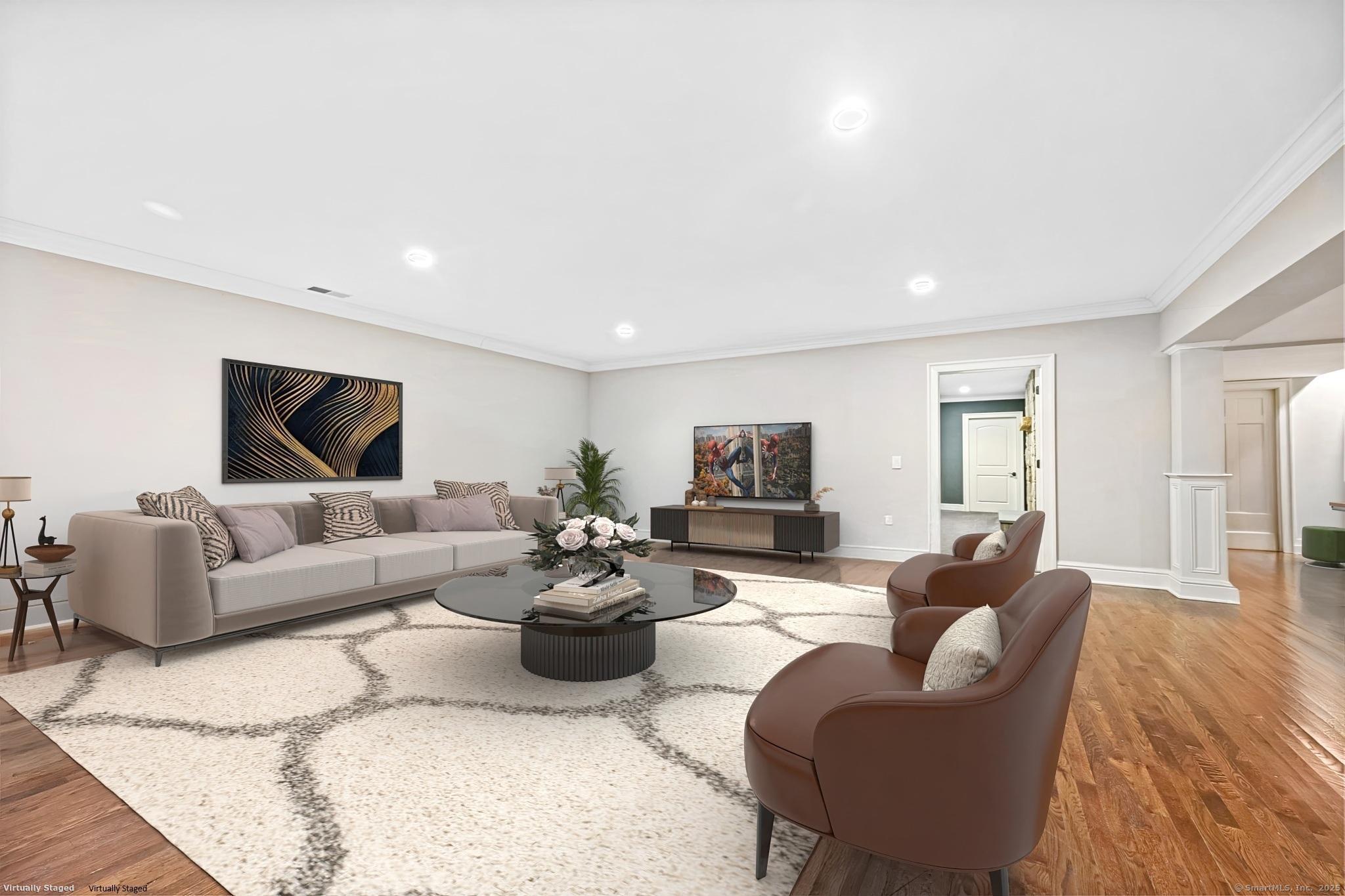 6 Coachlamp Lane