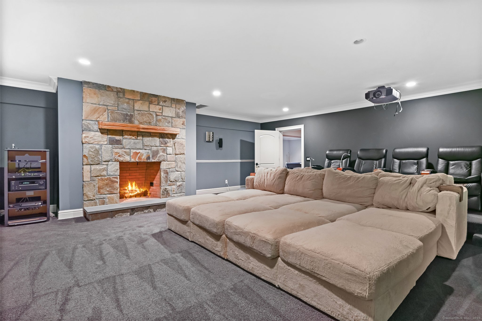 6 Coachlamp Lane