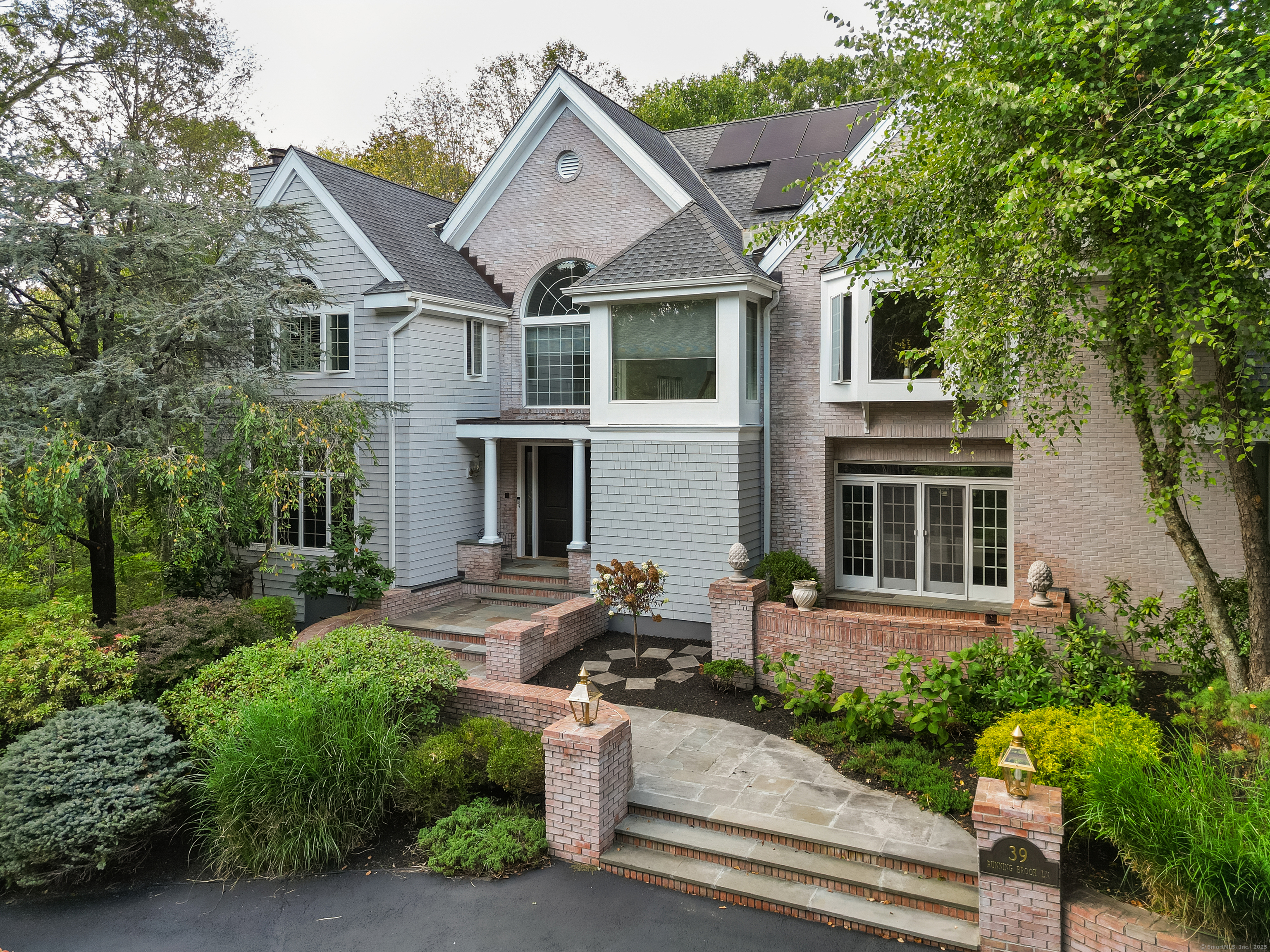 39 Running Brook Lane