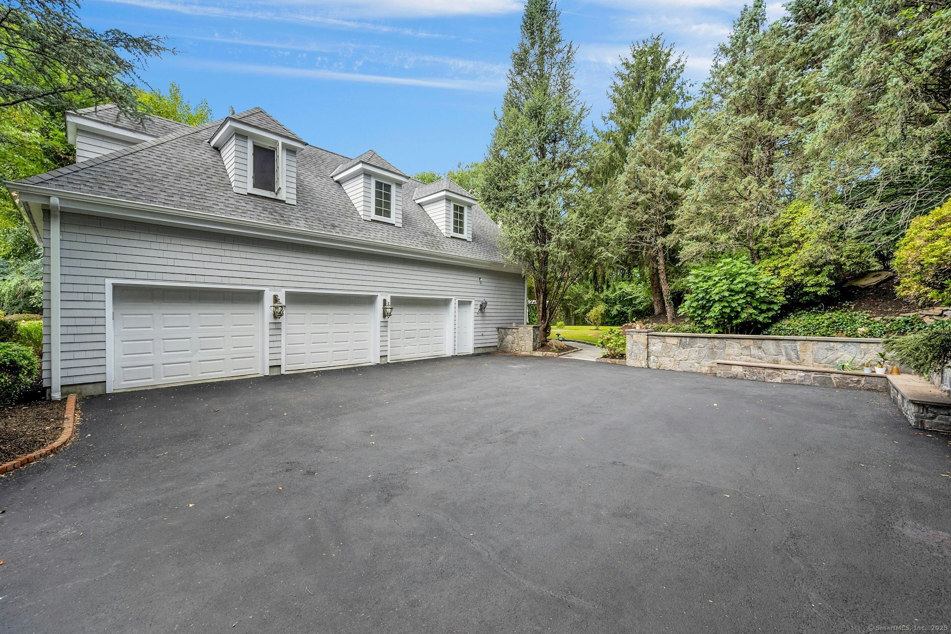 39 Running Brook Lane