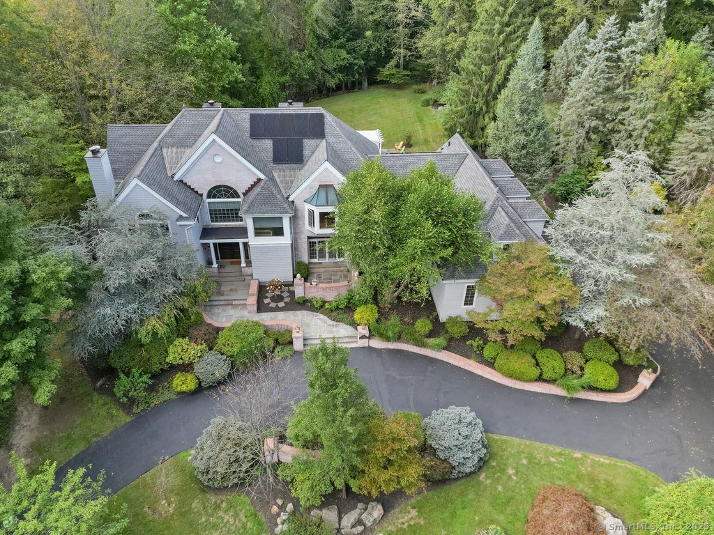 39 Running Brook Lane