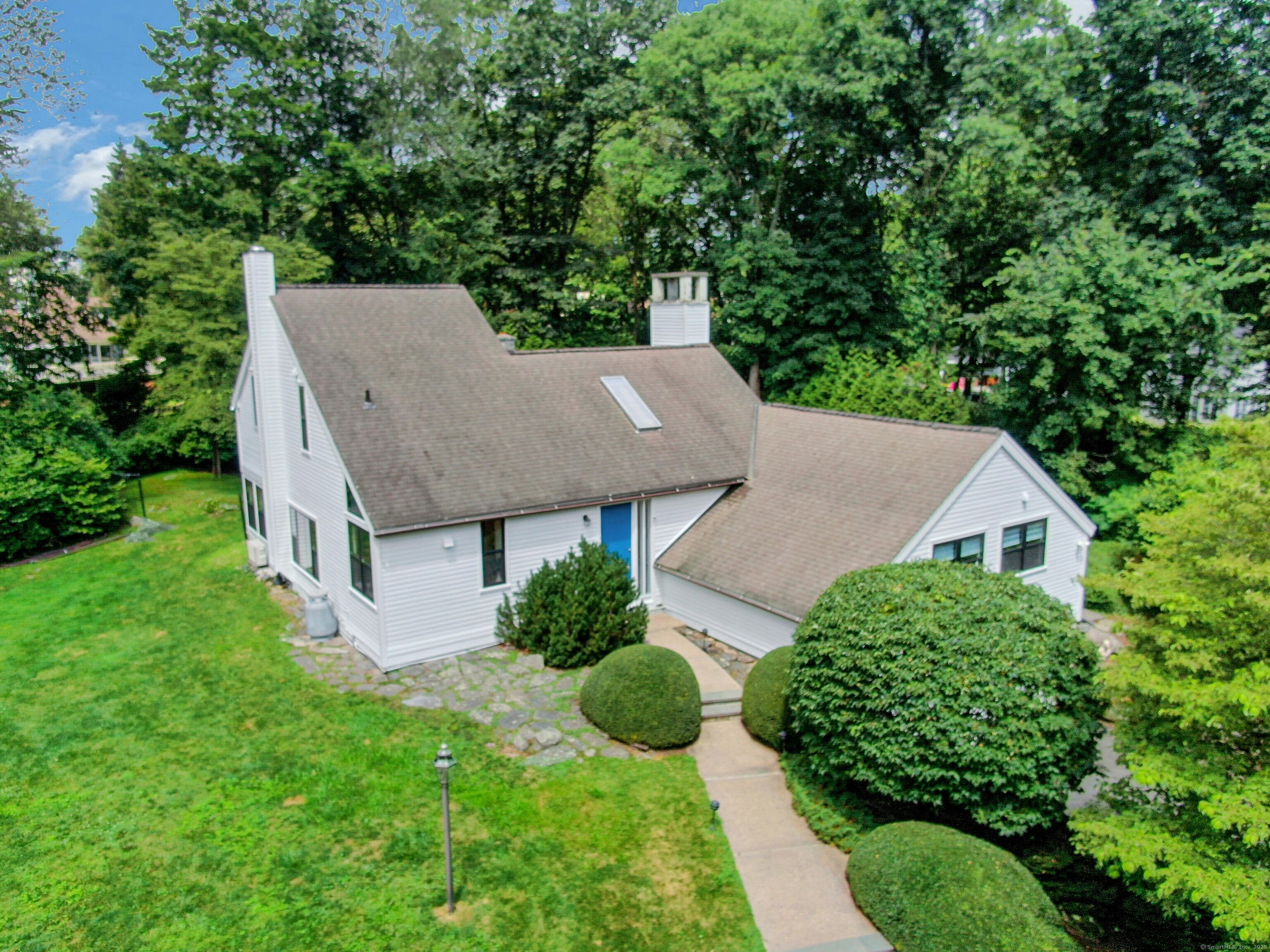 29 Angus Lane