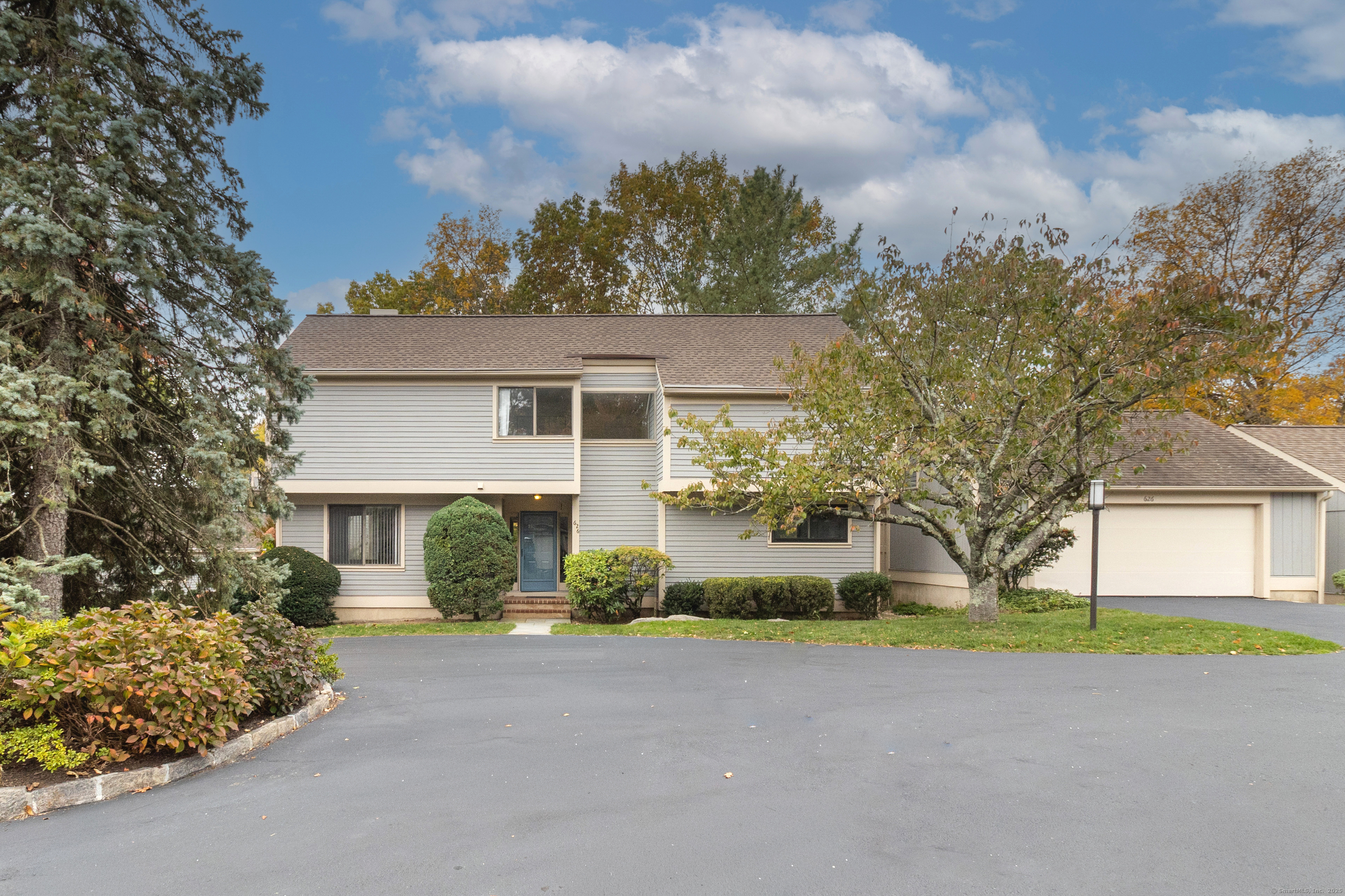 626 West Lyon Farm Drive 626