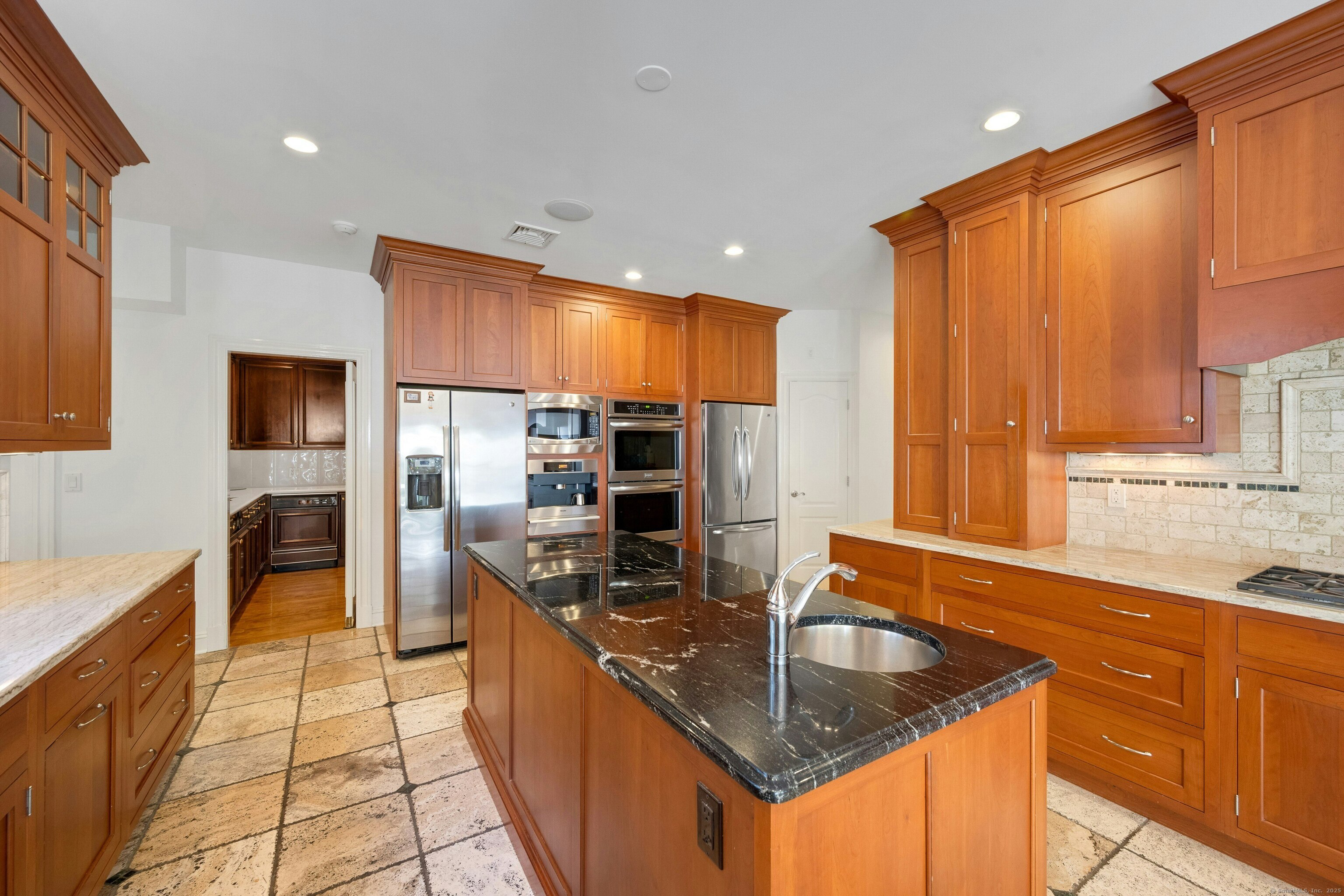 39 Running Brook Lane