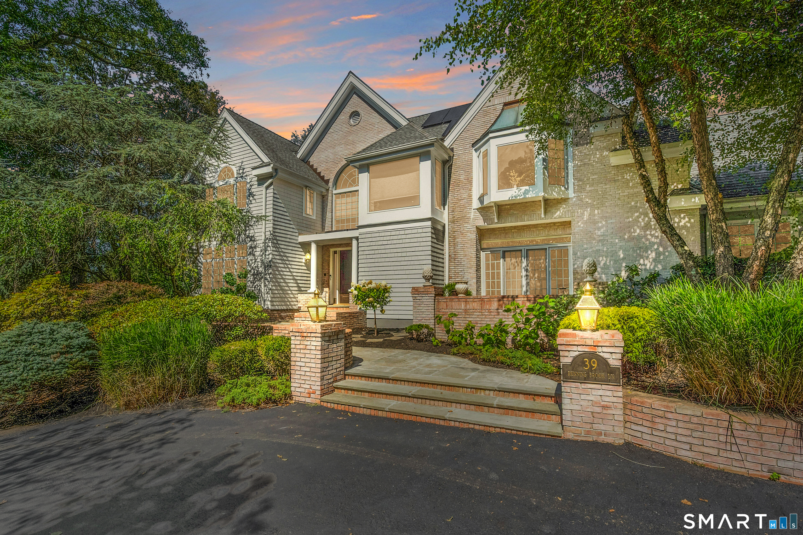 39 Running Brook Lane