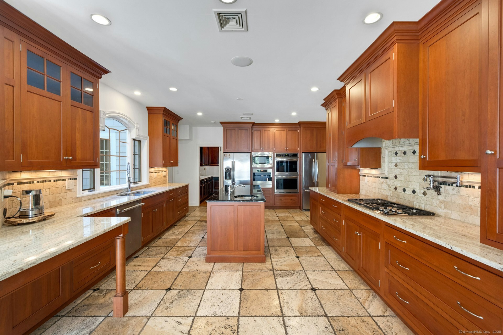 39 Running Brook Lane