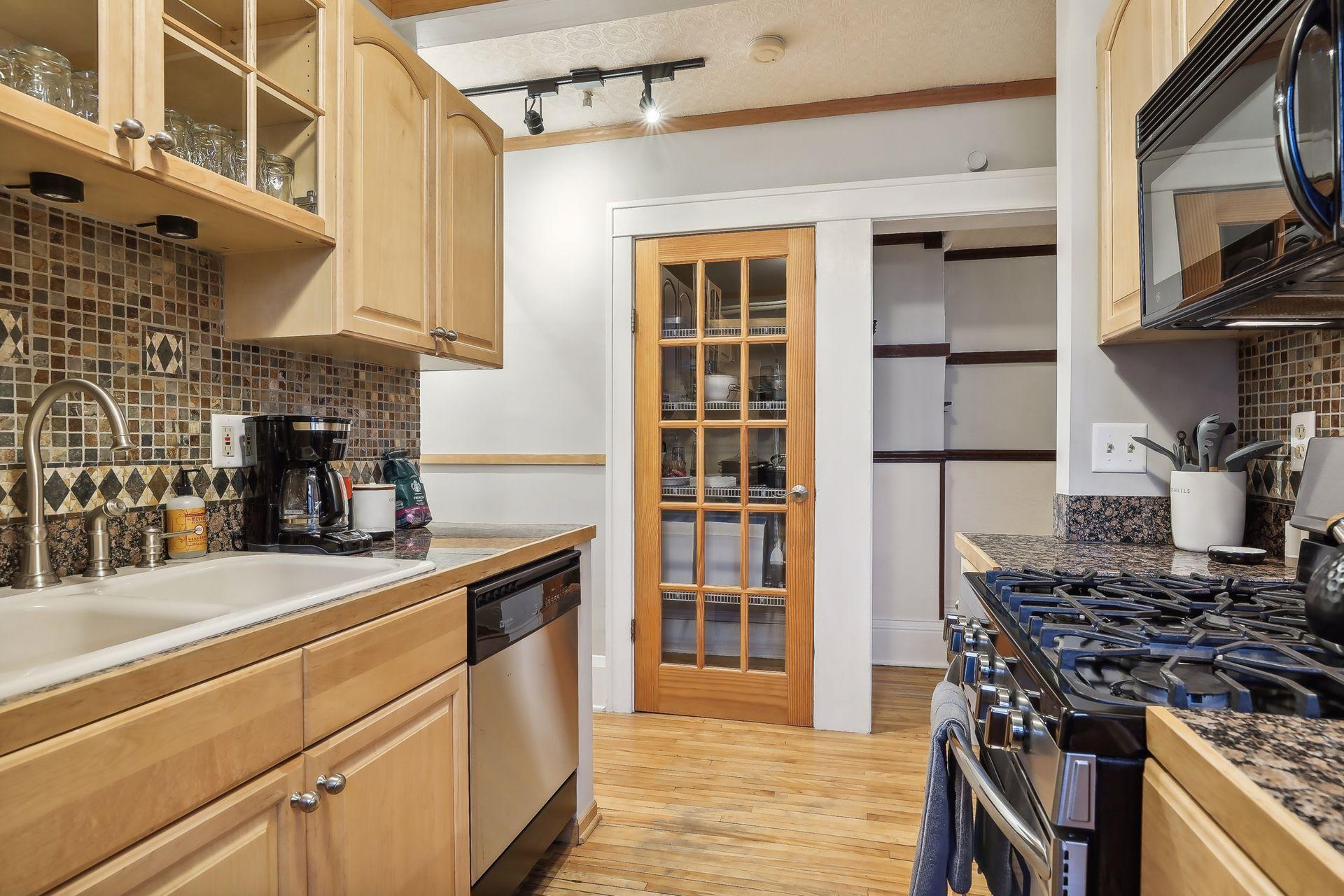 3006 W 44th Street Unit: 5