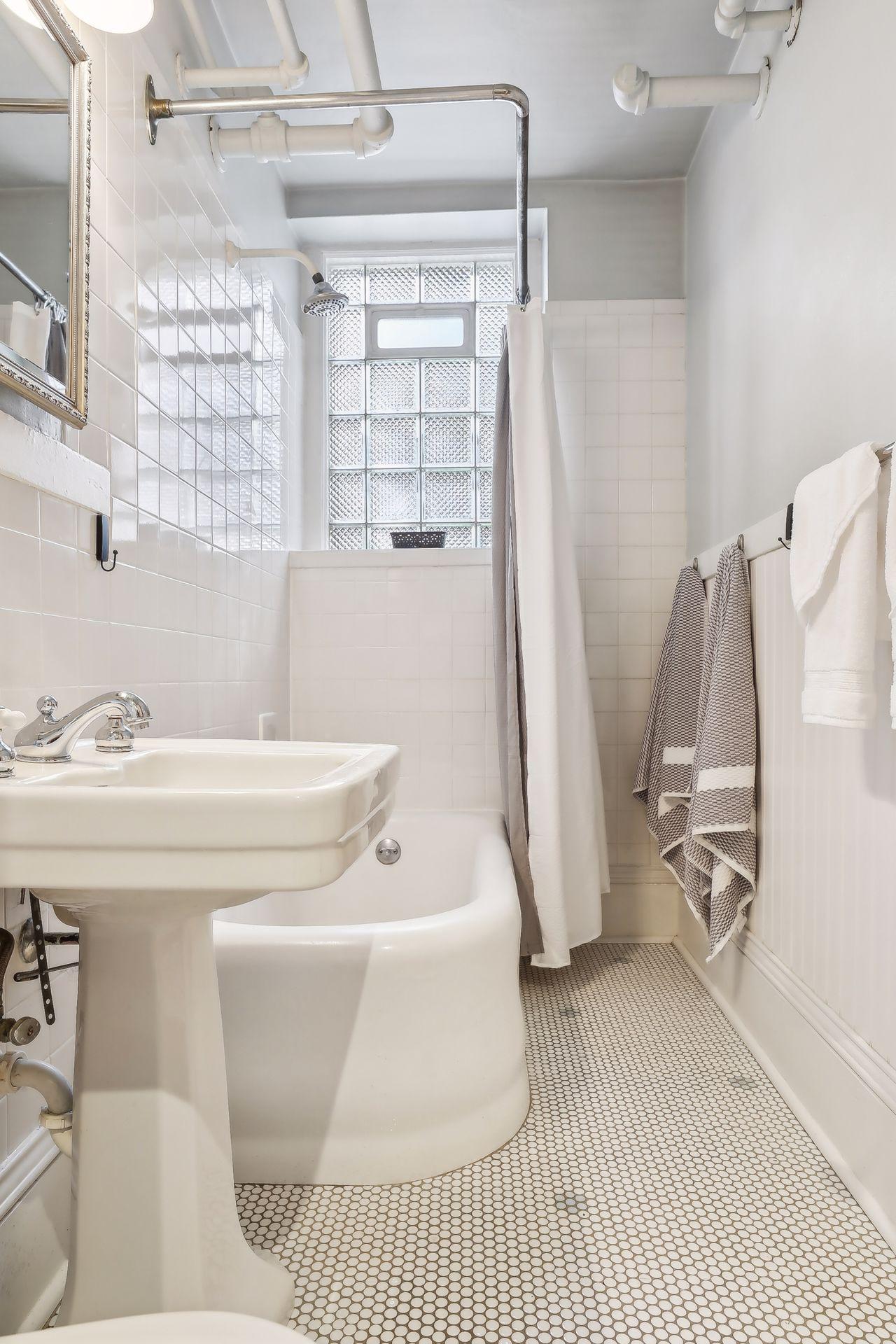 3006 W 44th Street Unit: 5