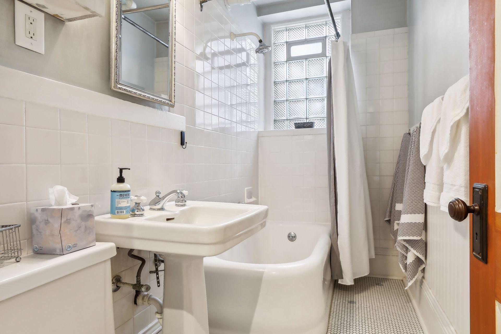 3006 W 44th Street Unit: 5