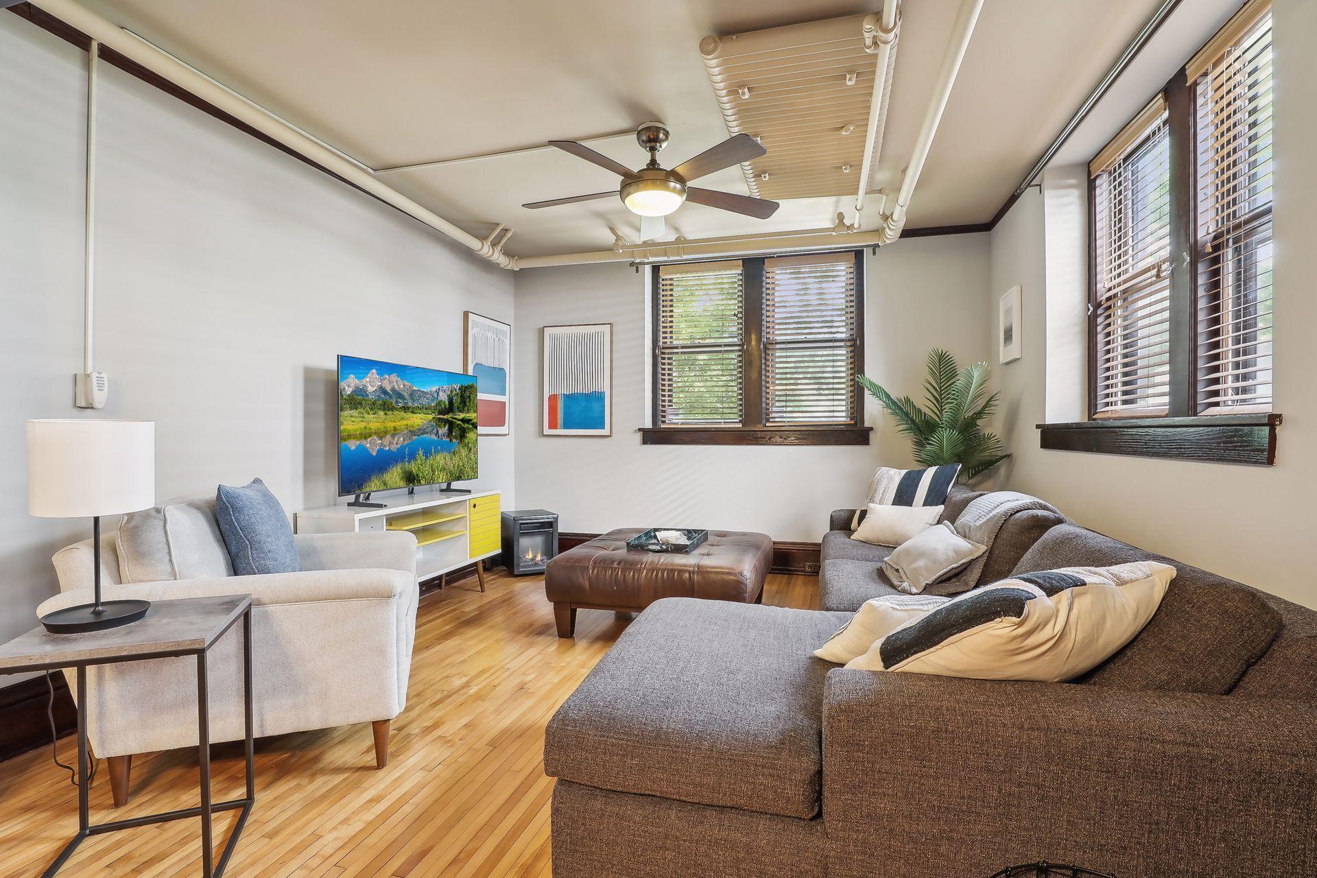3006 W 44th Street Unit: 5