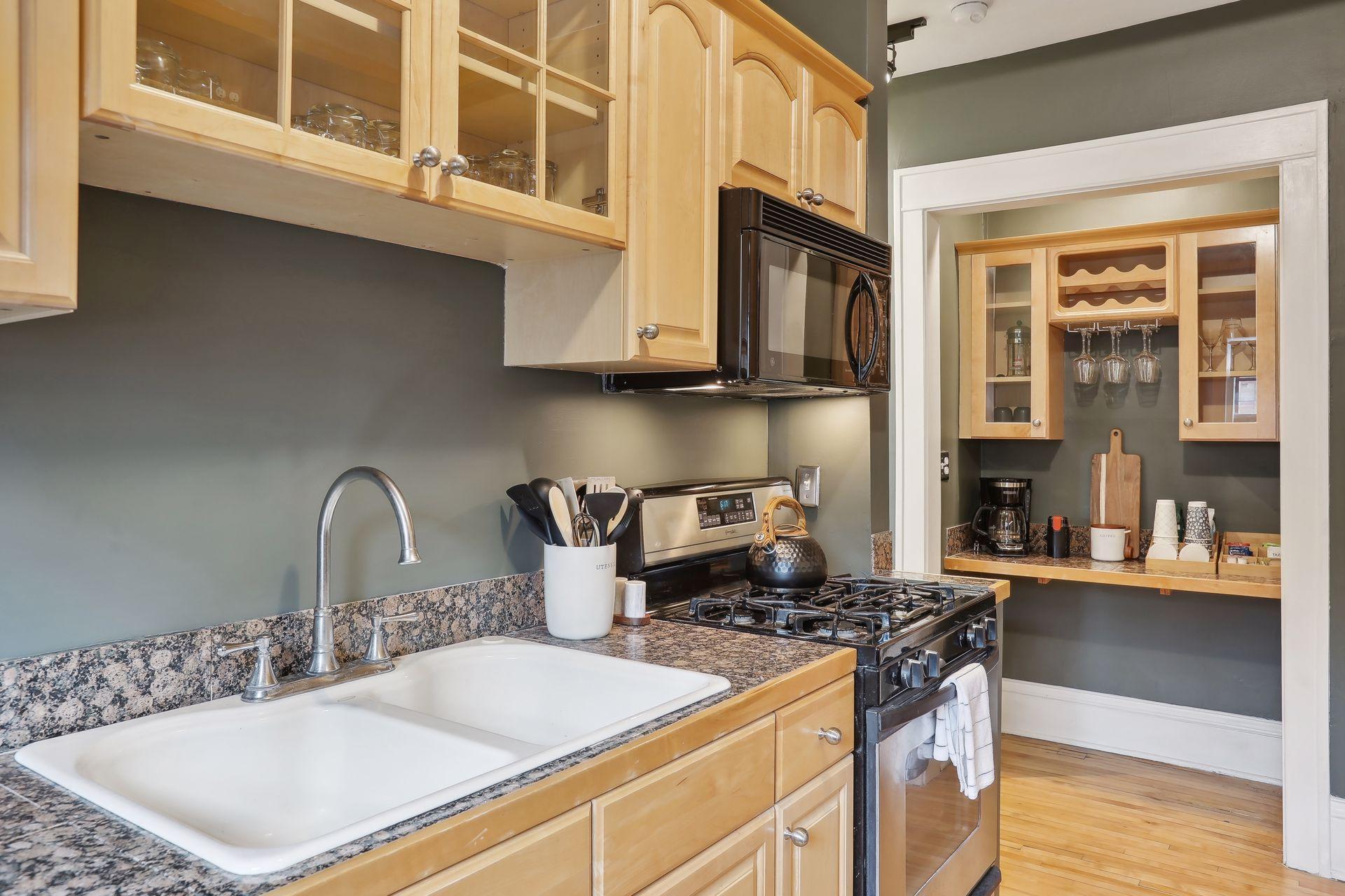 3006 W 44th Street Unit: 1