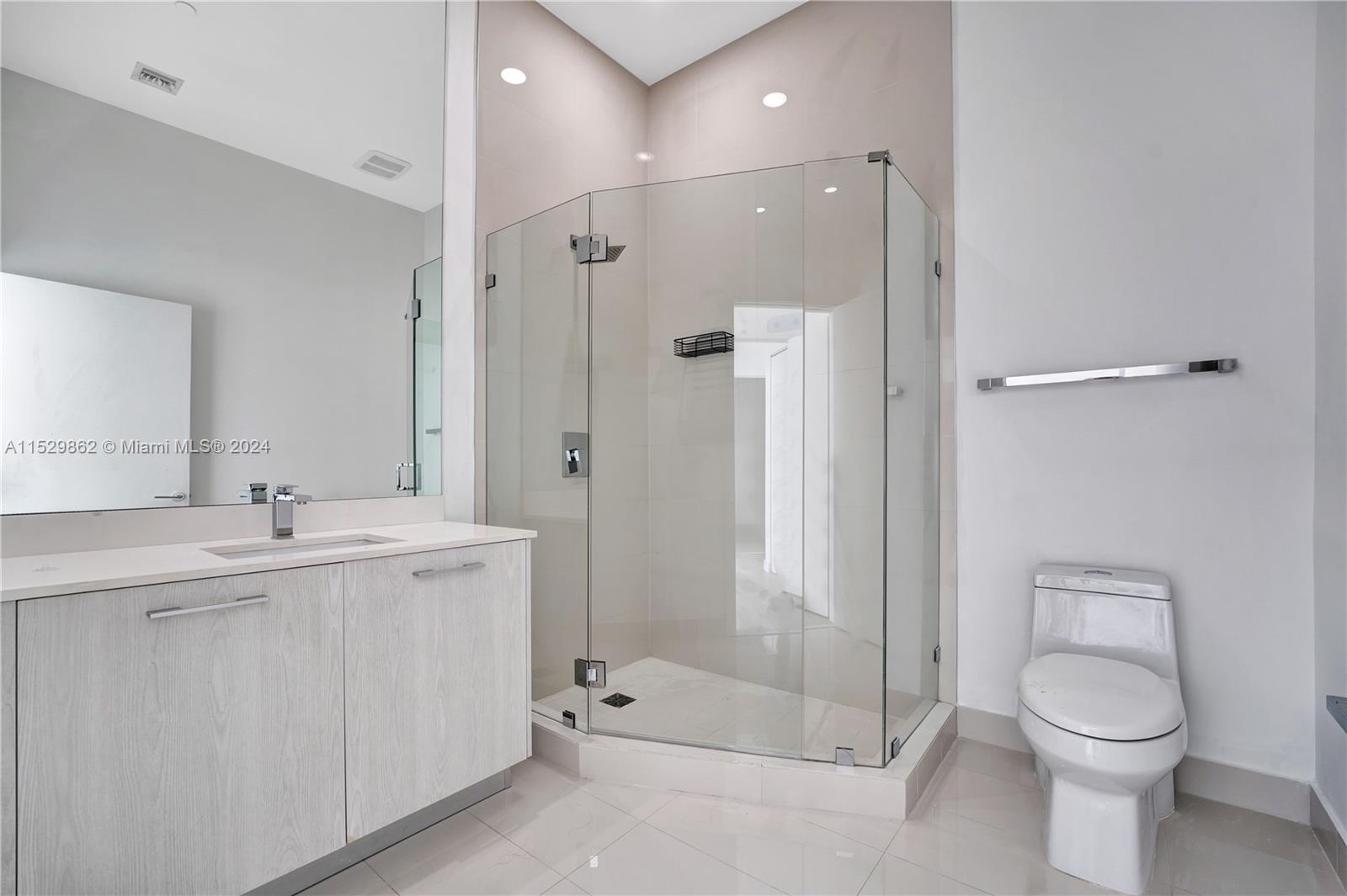 45 SW 9th St Unit: PH4806