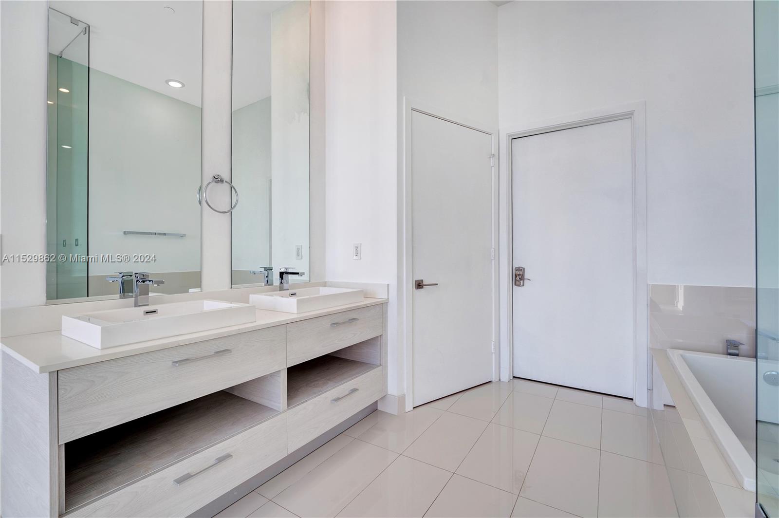 45 SW 9th St Unit: PH4806